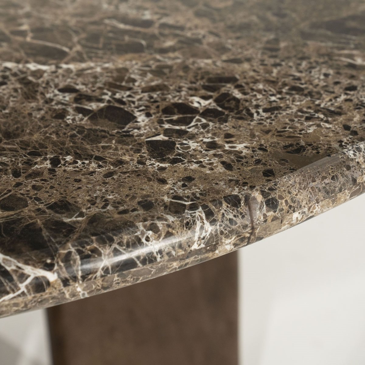 Apvalus valgomojo stalas ,,Amaro'' - Image 2