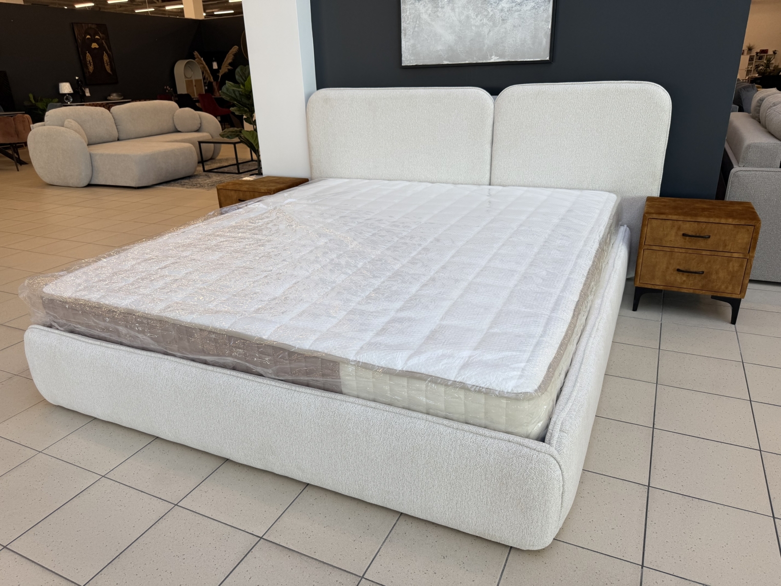 Miegamojo lova ,,Roling 180x200cm” (iš ekspozicijos)