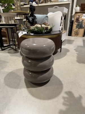 Šoninis staliukas Luve